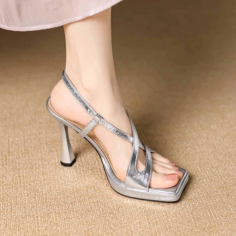 Kitten Heel Women - Женские сандалии из овчины с перекрестным