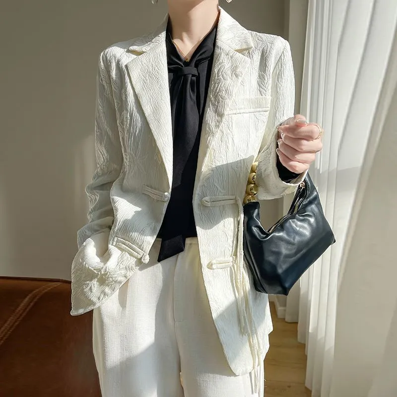 Women Formal Wear Office - Женский белый текстурированный блейзер с вырезанными